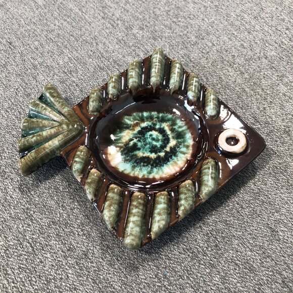 Vintage Ceramic Fish Ashtray Green Brown Glaze Mid Century Modern Home Decor - Picture 4 of 5